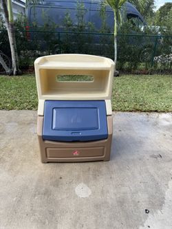 Step2 kid toy box 