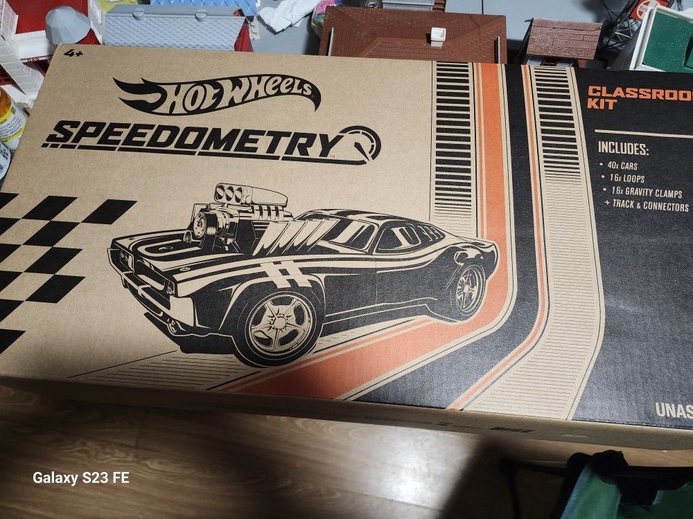 Brand New In Box HOTWHEELS SPEEDOMERTY