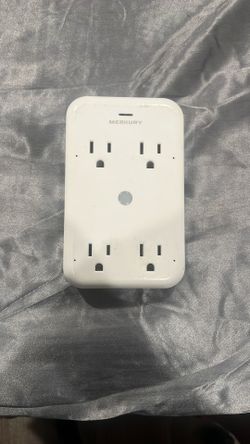 Smart Plug-In Outlet 