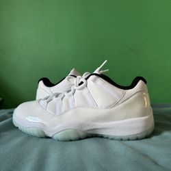 Jordan 11 Low Legend Blue Size 9.5