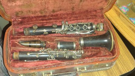 Vintage Clarinet with Hard Case