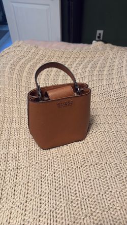 Guess bucket bag