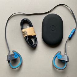 2 Powerbeats Wireless Earbuds 