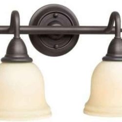 2-Light Oil-Rubbed Bronze Bath Bar Light (WI838288)
With a simple clean-lined appearance this bath b