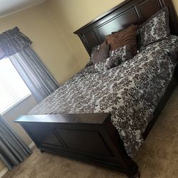 5 Pc Bedroom Set. Cal King. Sleep Number mattress Included!!!