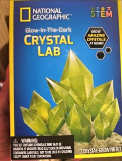 New In Box National Geographic Glow-In-The-Dark Crystal Lab