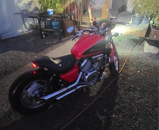 1999 Honda Magna