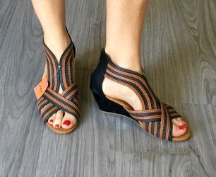 New black and brown wedges