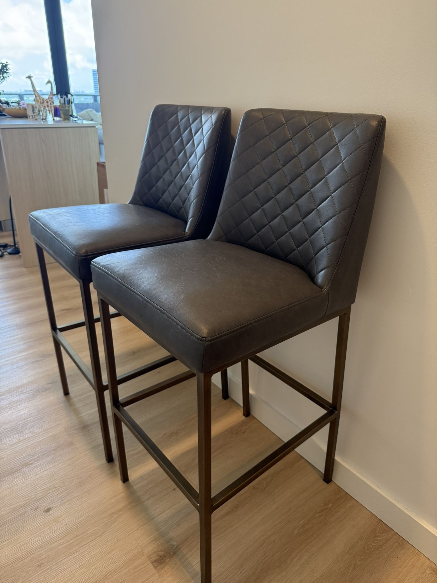 Selling Barstools & Dinning Room Chairs