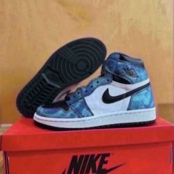 Air Jordan 1 Retro High OG Size 7.5 Womens Brand New