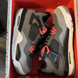 Jordan Retro IV | Lightly used | Size 6Y