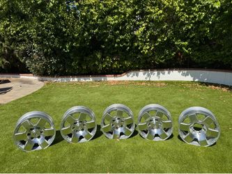 Chrome Toyota 17" x 7.5" Alloy Wheels