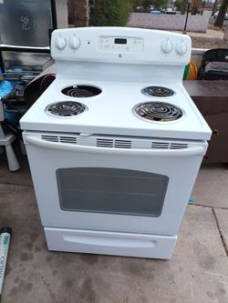 ELECTRIC STOVE WHITE ON WHITE WORKING EXCELLENT WITH 6 MONTHS WARRANTY PRICE TOTAL $200 DOLLAR THERE IS A DELIVERY FEE $ PLEASE