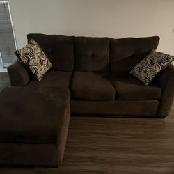 Sofa With Pillow