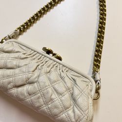 Marc Jacobs Women’s Vintage Off White Kisslock Gold Brass Chain Quilted Stam Bag