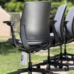 2018 Steelcase Amia Gray Office Gaming Chair