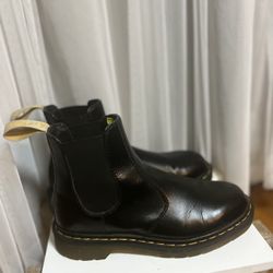 Dr.Martens Vegan Chelsa Boots
