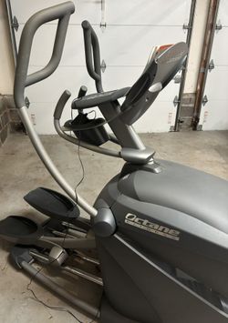 Octane Fitness Q37 Elliptical – Commercial Grade – Gym Quality – Manual Included