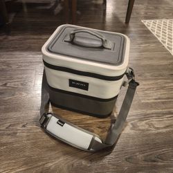 New Igloo Softsided Insulated Padded Cooler Shoulder Bag