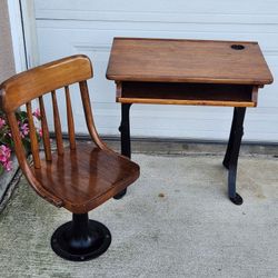 1900's Antique Child's Student Desk And Chair Set!