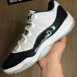 Jordan 11 Low Retro Emerald Green Size 11 