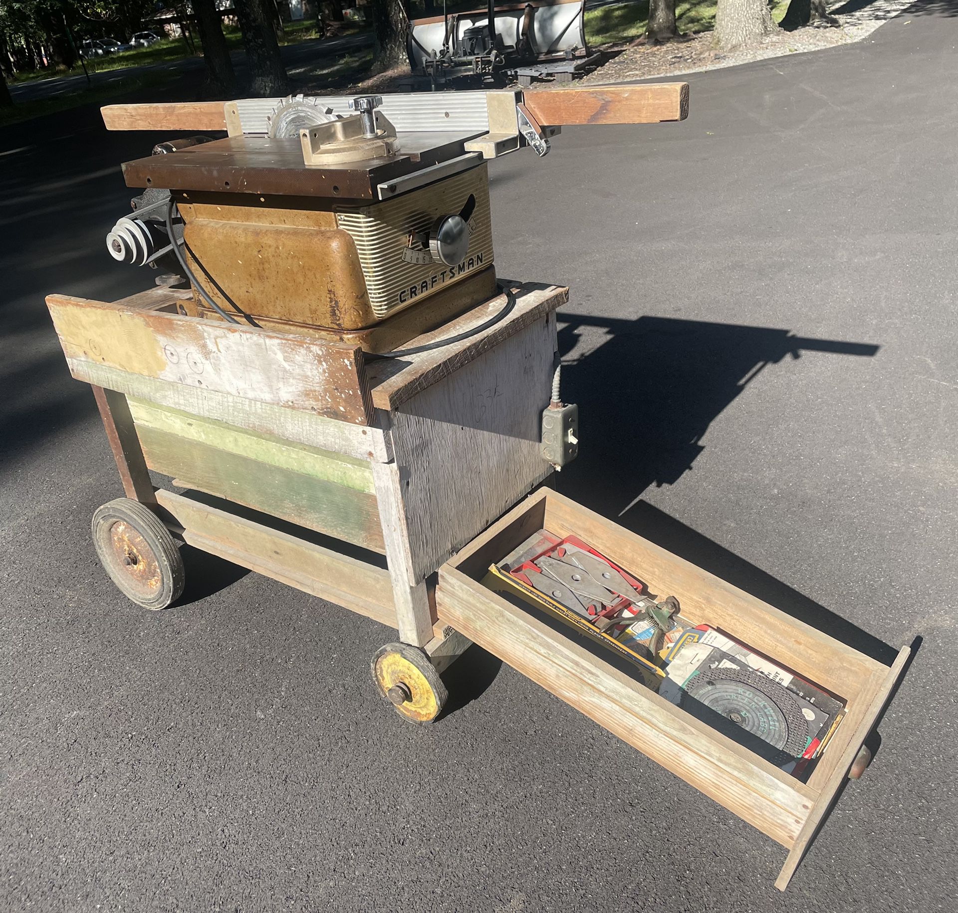 Old But Awesome Craftsman Table saw 