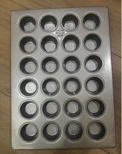 Chicago Metallic 24-Cup Muffin Pan