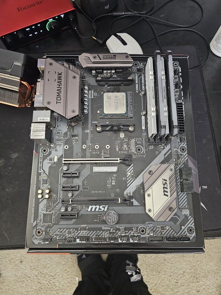 CPU MOTHERBOARD RAM COMBO (Ryzen 7 3700x MSI B450 TOMOHAWK )