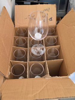 Clear Plastic Red Wine Glasses w/tea light