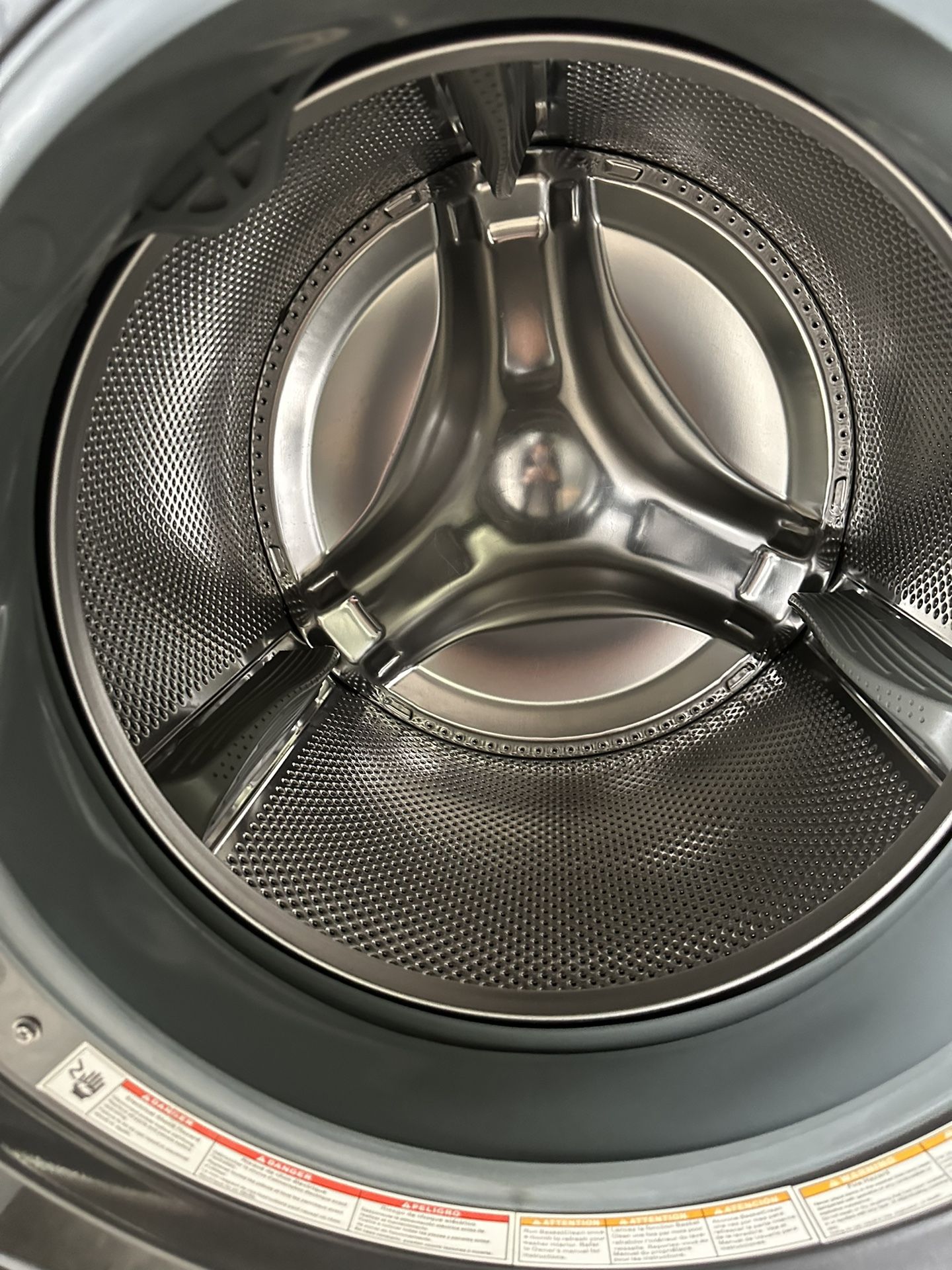 GE Dark Gray Color Front Door Washer Heavy Duty Capacity 27” W In Excellent Condition Plus 4 Months Warranty. Delivery Service And Installation Availa Washers & Dryers