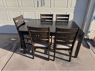 Table and Chairs Dining Set