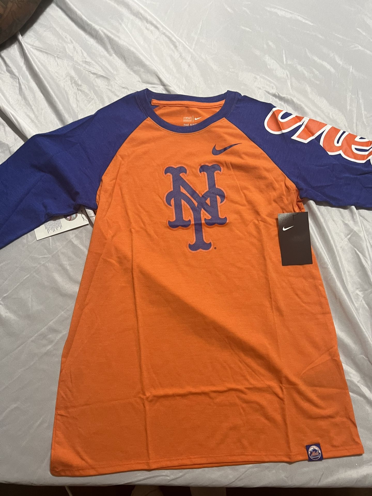 Woman’s Mets Shirt 