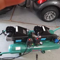 Duel Motor, 9 Gallon Grizzly Air Compressor 