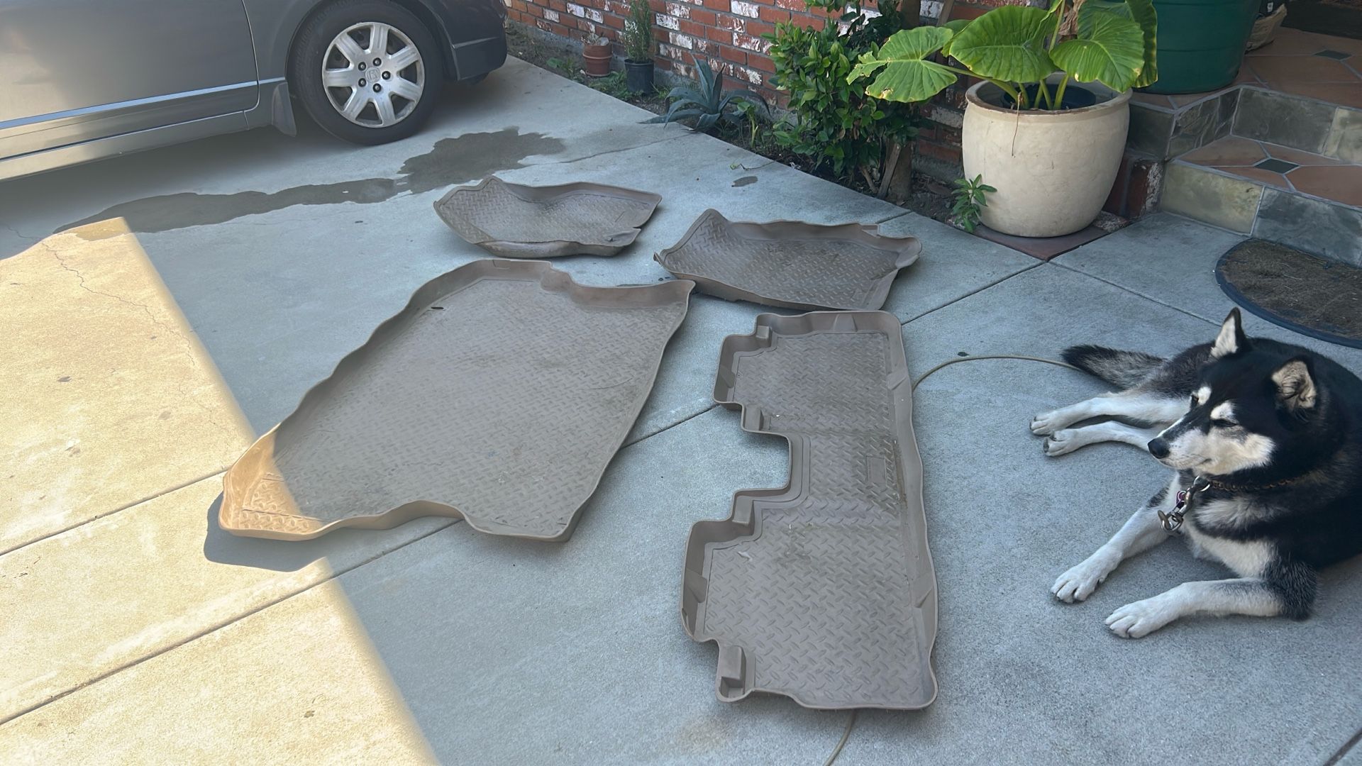 Floor Matts HUSKY LINERS