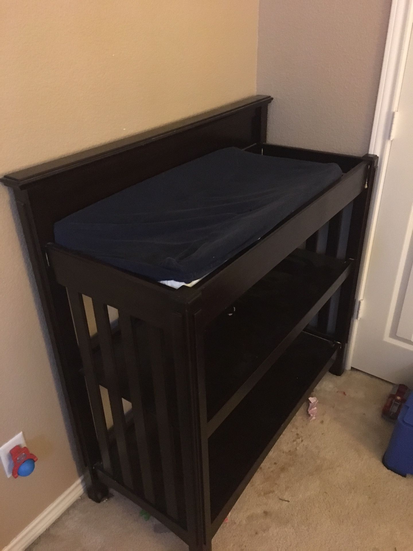 Summer infant changing table w/ changing pad