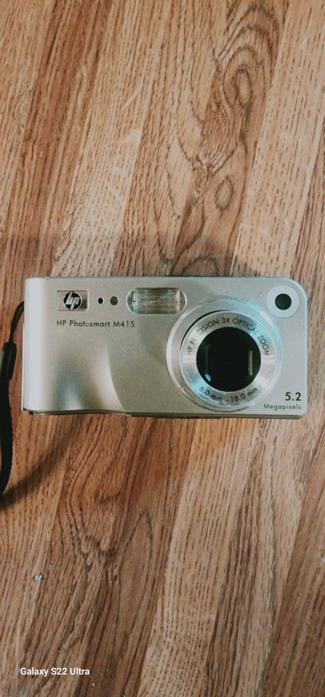 HP Photosmart M415 5.2 MP Compact Digital Camera