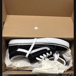 New Men’s Size 6.5 Vans Old Skool Black White Shoes
