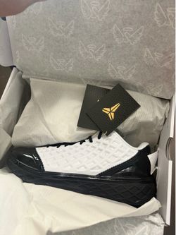 Kobe 3 low protro mambacita size 10.5 mens