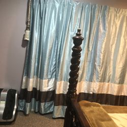 Curtain 3 Pic