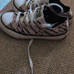 Girls converse 