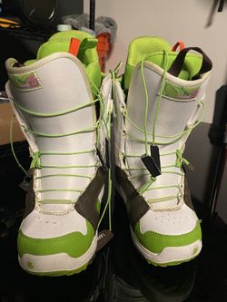 Burton Mint Girls Snowboard Boots Size 4