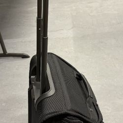 Kirkland Rolling Duffel Bag
Black
