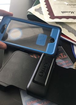 Nearly New iphone 6/6s Outter Box And Clip!