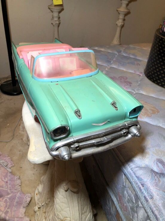 VTG Barbie ‘57 Chevy RL air convertible replica