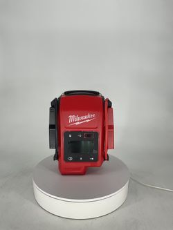 Milwaukee M18 18V Lithium-Ion Cordless 2000 Peak Amp HOTSHOT Jump Starter (Tool-Only)