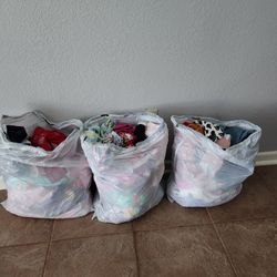 Toddler Girl Clothes And Baby Blankets 