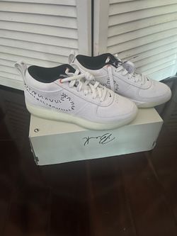 Nike Book 1 size 9