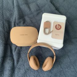Brand New – Beats Studio Pro Kim K Headphones (Dune)