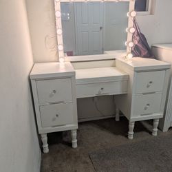 NEED GONE WOOD MAKEUP VANITY 