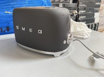 SMEG 2-Slice Toaster - Matte Black